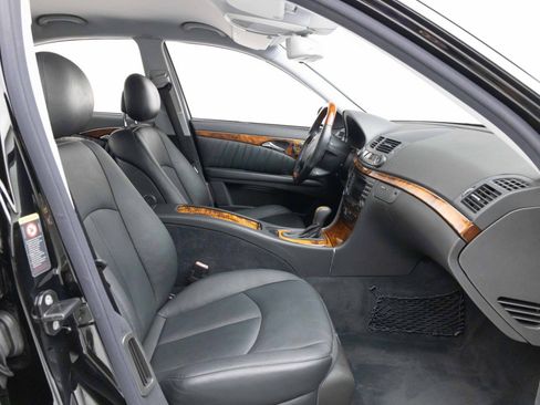 Used 2005 Mercedes-Benz E 500 Sedan image 18