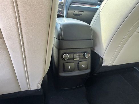 Used 2019 Ford Explorer Limited w/ Limited Luxury Package image 36