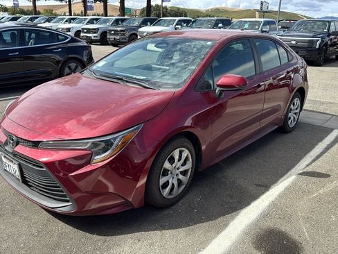 Used 2023 Toyota Corolla LE image 1