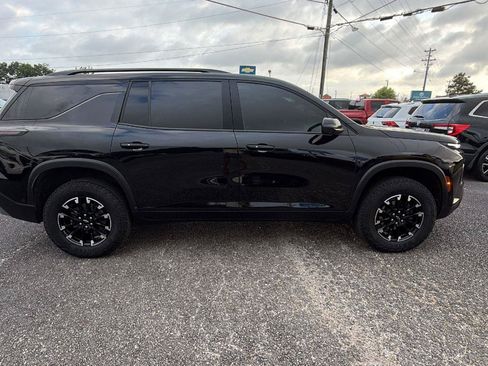 Used 2024 Chevrolet Traverse Z71 w/ Enhanced Driving Package AWD/4WD image 8