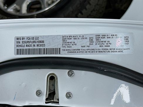 Used 2024 RAM 2500 Laramie AWD/4WD image 34