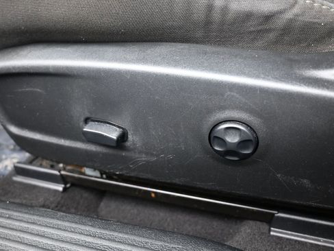 Used 2019 Dodge Challenger SXT image 12