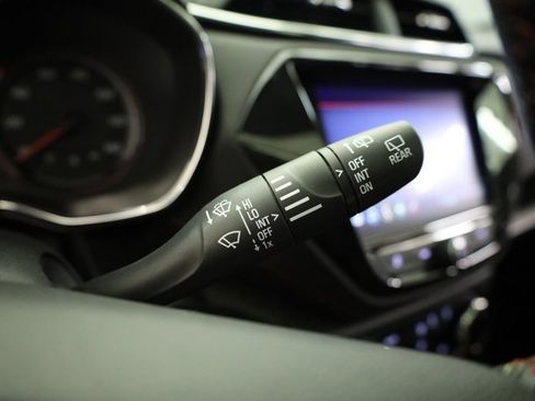 Used 2023 Chevrolet TrailBlazer RS w/ Sun and Liftgate Package image 28