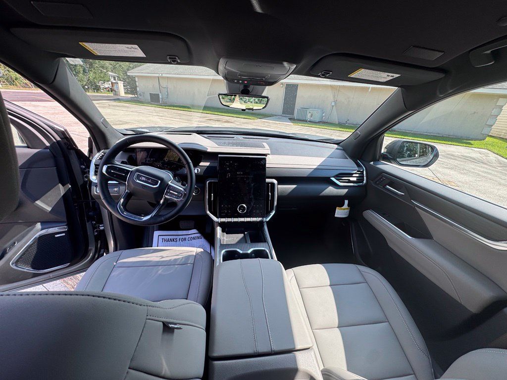 Used 2026 GMC Acadia Elevation w/ Elevation Premium Package FWD image 16