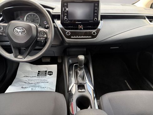 Used 2021 Toyota Corolla LE image 11