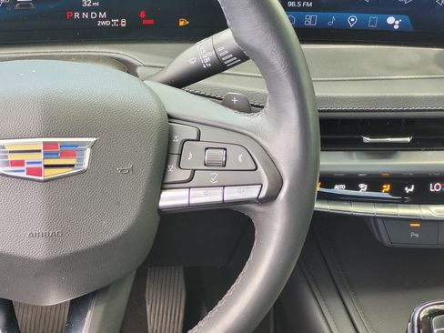 Used 2024 Cadillac XT4 Premium Luxury image 12
