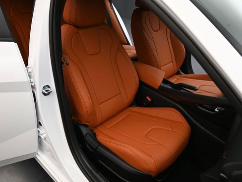 New 2026 Hyundai Elantra Sport FWD image 17