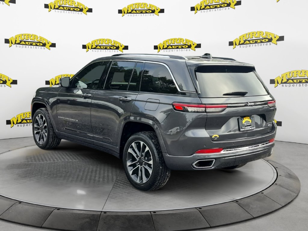 Used 2023 Jeep Grand Cherokee Overland RWD image 3