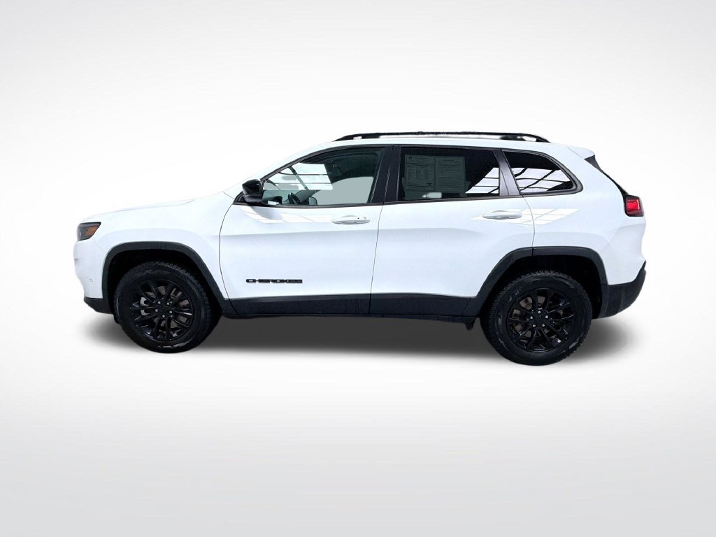 Used 2023 Jeep Cherokee Altitude Lux AWD/4WD image 3