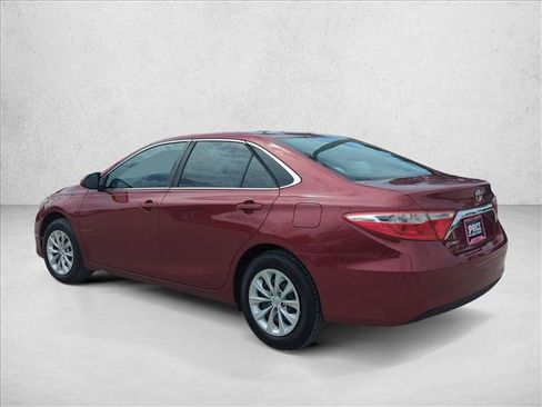 Used 2017 Toyota Camry LE FWD image 7