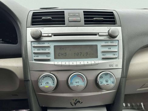 Used 2009 Toyota Camry LE FWD image 26