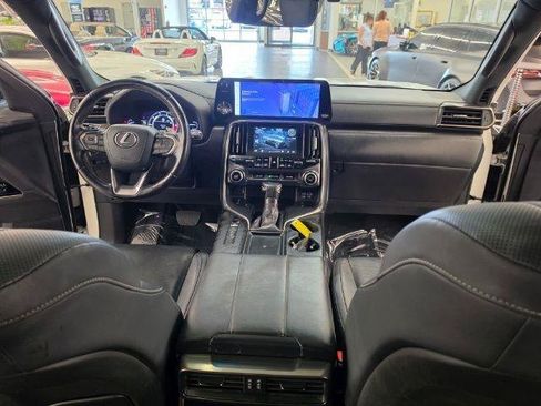 Used 2023 Lexus LX 600 4WD w/ Appearance Package image 15