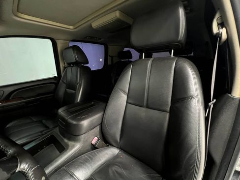 Used 2008 Chevrolet Suburban LTZ w/ LTZ Preferred Equipment Group AWD/4WD image 13