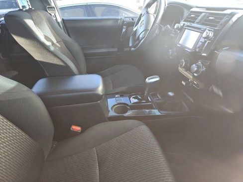 Used 2017 Toyota 4Runner TRD Off-Road image 5