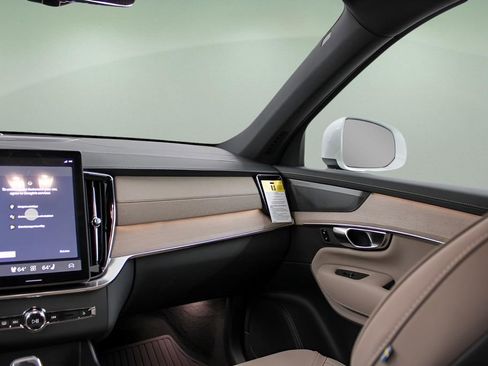 New 2026 Volvo XC90 B5 Plus w/ Protection Package Premier image 15