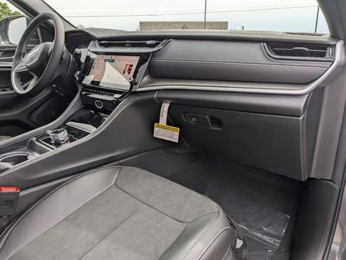 New 2026 Jeep Grand Cherokee Altitude AWD/4WD image 7