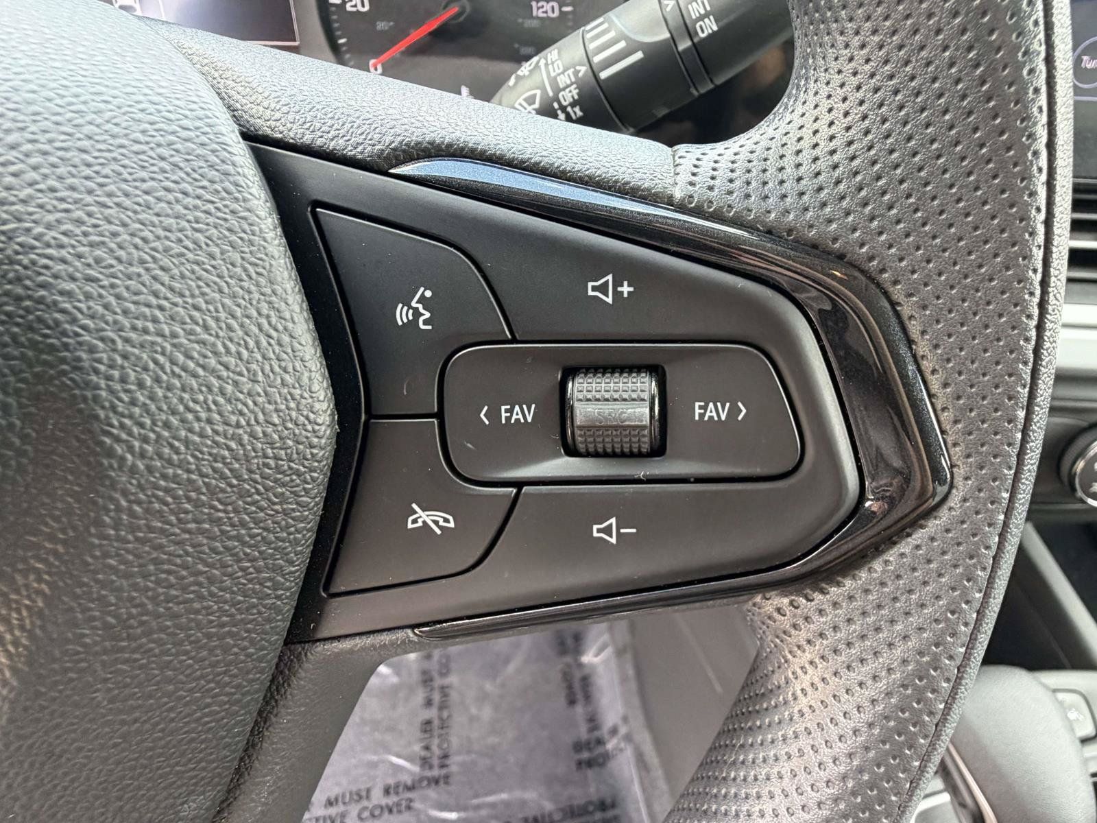 Used 2024 Chevrolet Trax LS w/ LS Convenience Package FWD image 13