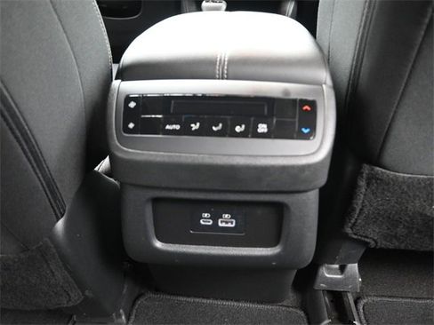 Used 2025 Nissan Pathfinder SV image 24