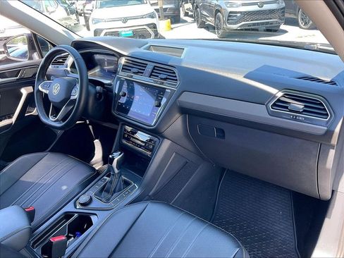 Used 2024 Volkswagen Tiguan SE AWD/4WD image 13