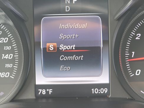 Used 2019 Mercedes-Benz GLC 300 image 11