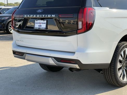 New 2025 Ford Expedition Platinum w/ Driver's Package image 39