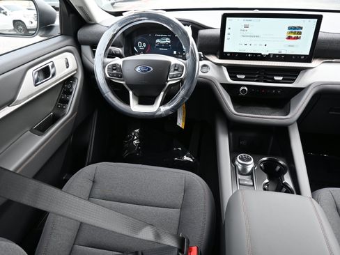 New 2026 Ford Explorer Active RWD image 29