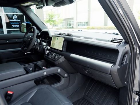 Used 2023 Land Rover Defender 110 AWD/4WD image 23