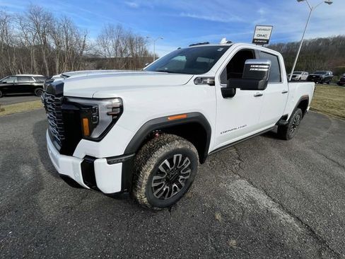 New 2025 GMC Sierra 2500 Denali Ultimate image 3