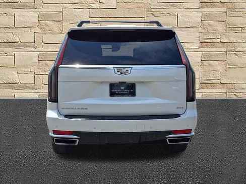 Used 2021 Cadillac Escalade Premium Luxury Platinum w/ Heavy-Duty Trailer Package AWD/4WD image 3