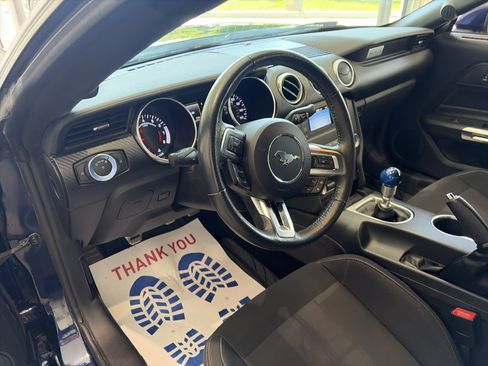 Used 2019 Ford Mustang Coupe RWD image 17