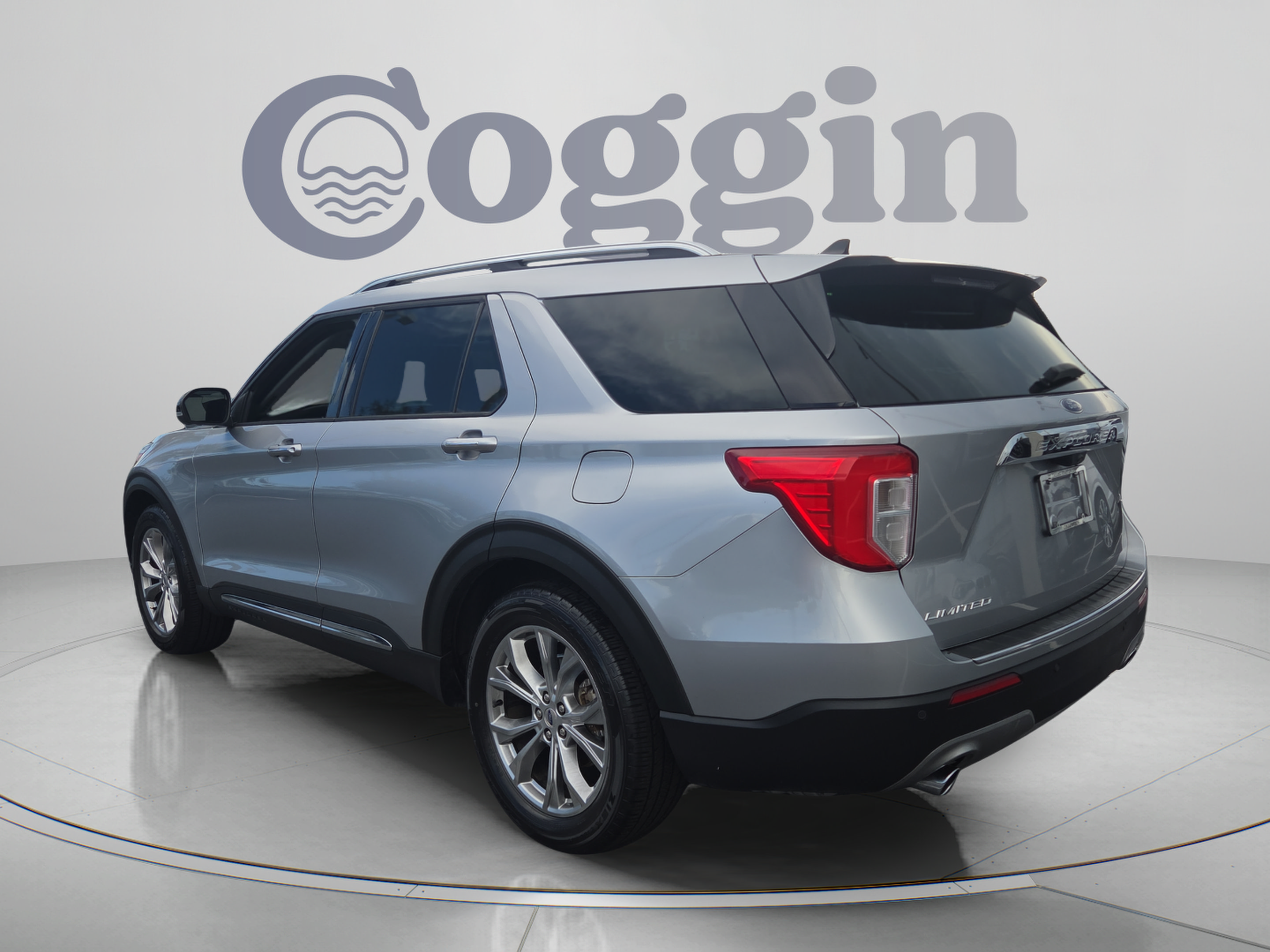 Used 2021 Ford Explorer Limited w/ Equipment Group 301A RWD image 3