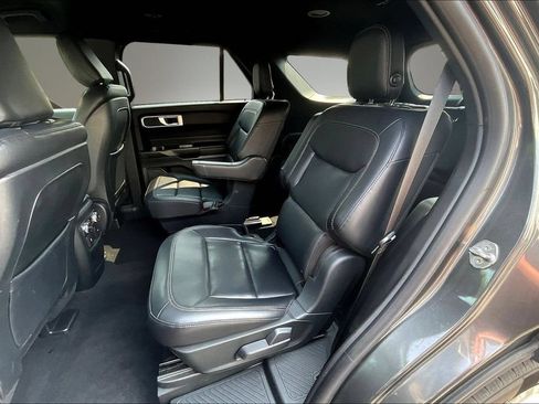 Used 2020 Ford Explorer XLT w/ Equipment Group 202A AWD/4WD image 22