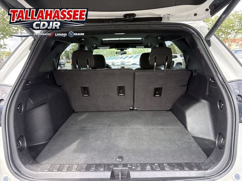 Used 2018 Chevrolet Equinox LT w/ Sun & Infotainment Package FWD image 28