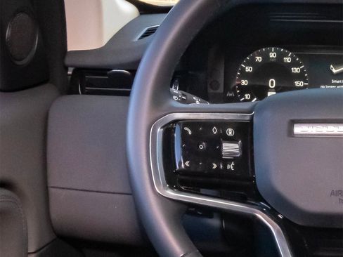 Used 2025 Land Rover Discovery Sport S image 15