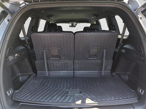 Used 2025 Jeep Grand Cherokee L Limited w/ Black Appearance Package AWD/4WD image 12