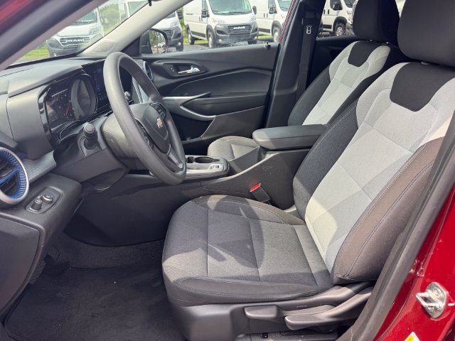 Used 2024 Chevrolet Trax LS w/ Driver Confidence Package FWD image 21