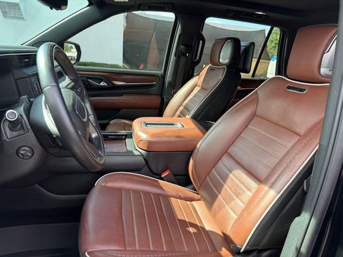 Used 2024 GMC Yukon Denali Ultimate AWD/4WD image 17