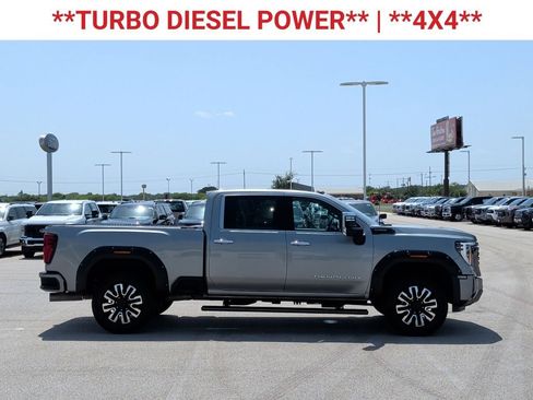 Used 2024 GMC Sierra 2500 Denali Ultimate AWD/4WD image 10