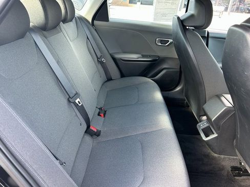 Used 2025 Kia K4 LX image 29