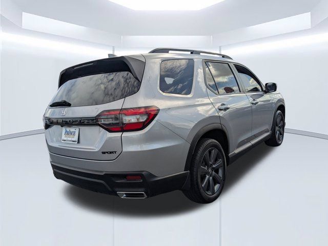 Used 2025 Honda Pilot Sport image 4