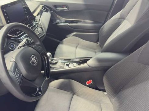 Used 2019 Toyota C-HR XLE FWD image 21