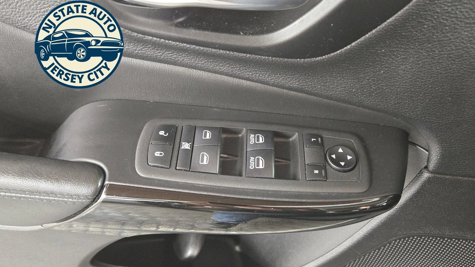 Used 2021 Jeep Cherokee Latitude Plus w/ Sun & Sound Group AWD/4WD image 27