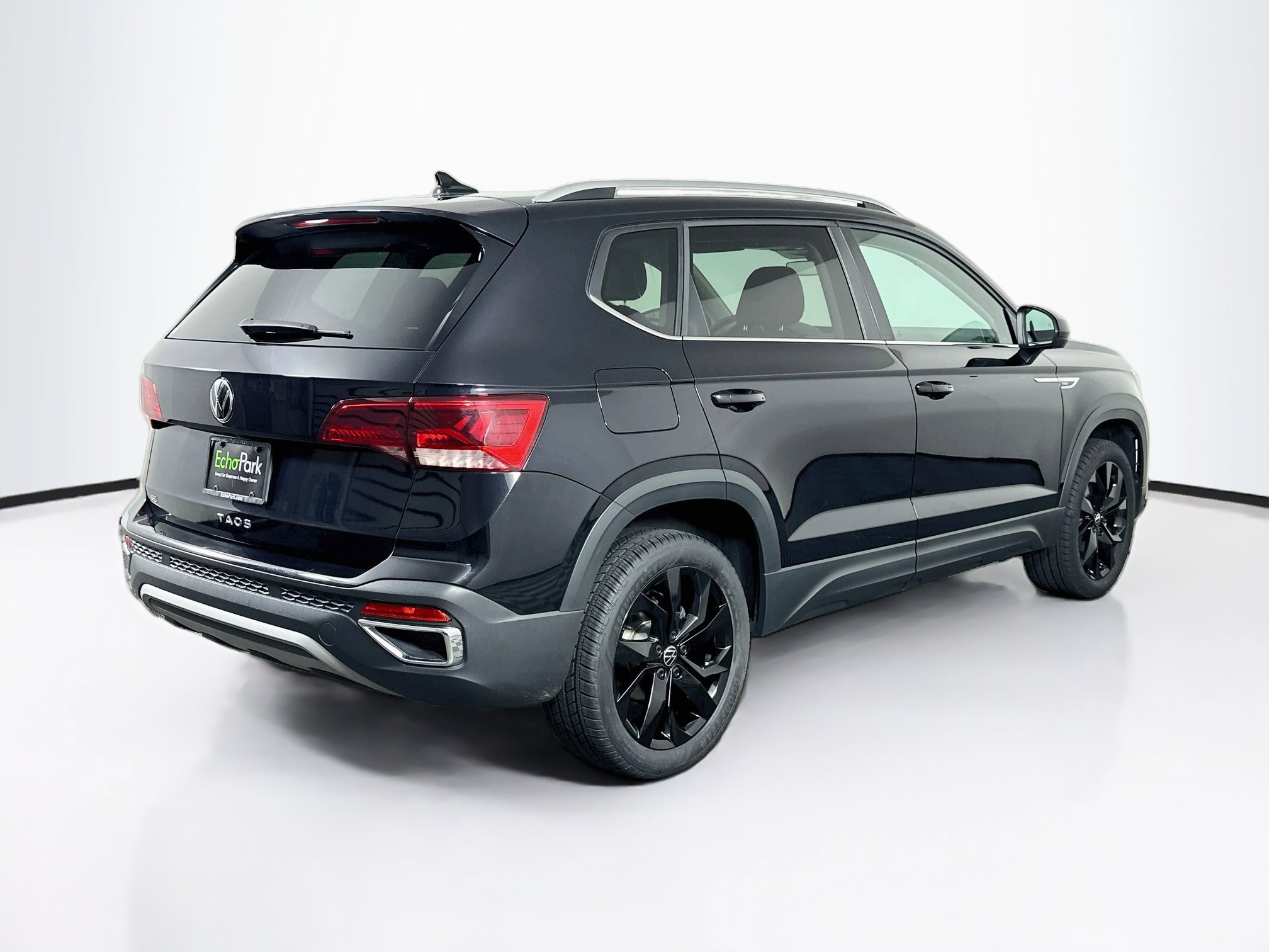 Used 2024 Volkswagen Taos SE FWD image 9