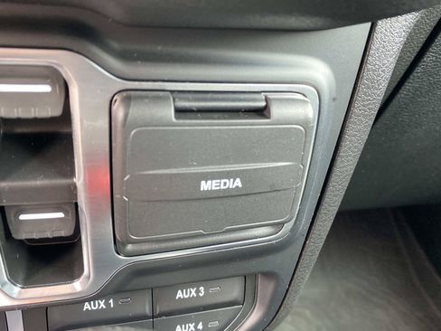 Used 2024 Jeep Wrangler Unlimited Sport AWD/4WD image 33