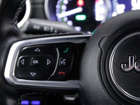 Used 2022 Jeep Wrangler Unlimited Sahara w/ Cold Weather Group image 19