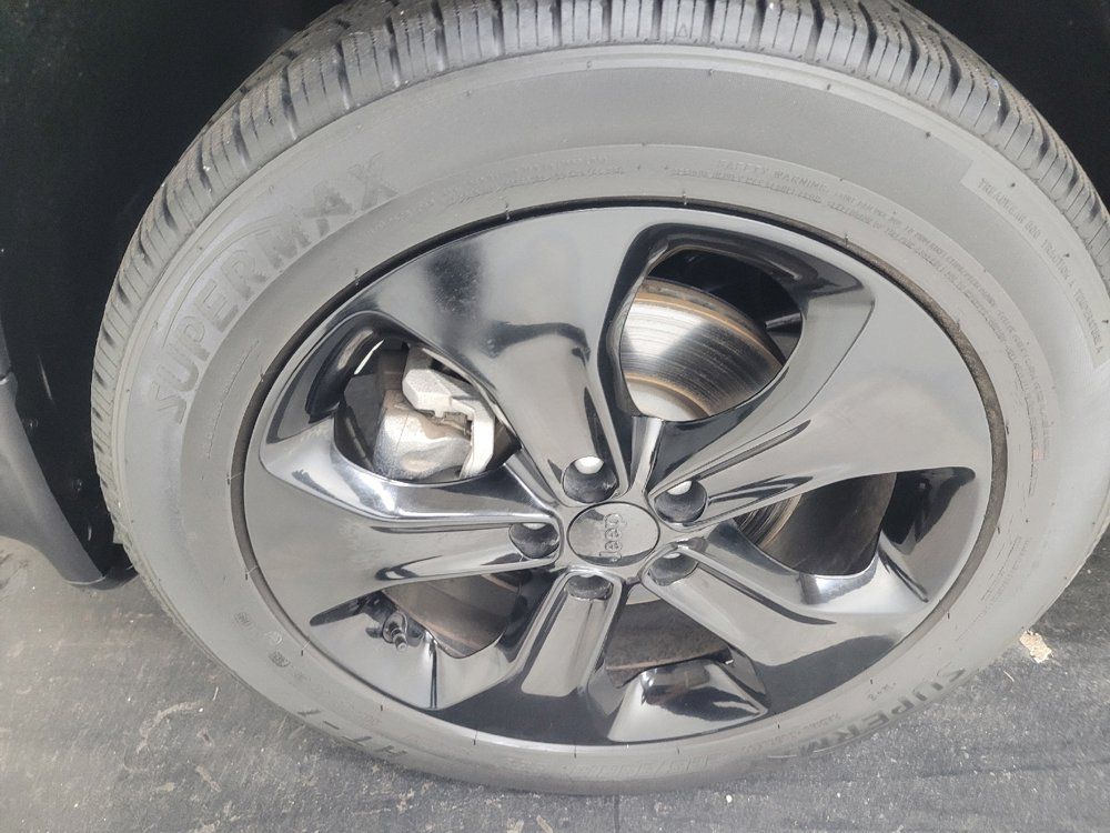 Used 2019 Jeep Compass Latitude FWD image 31