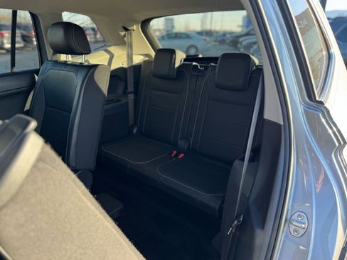 Used 2021 Volkswagen Tiguan SE R-Line image 9