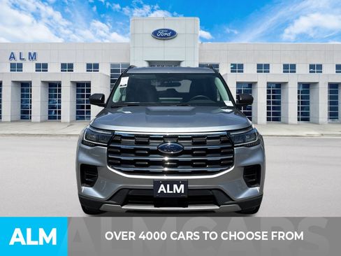 Used 2025 Ford Explorer Active image 3