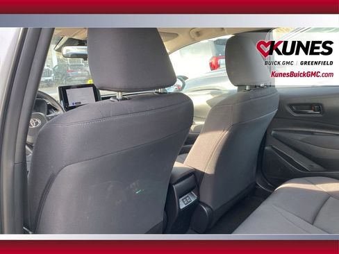 Used 2025 Toyota Corolla LE image 32