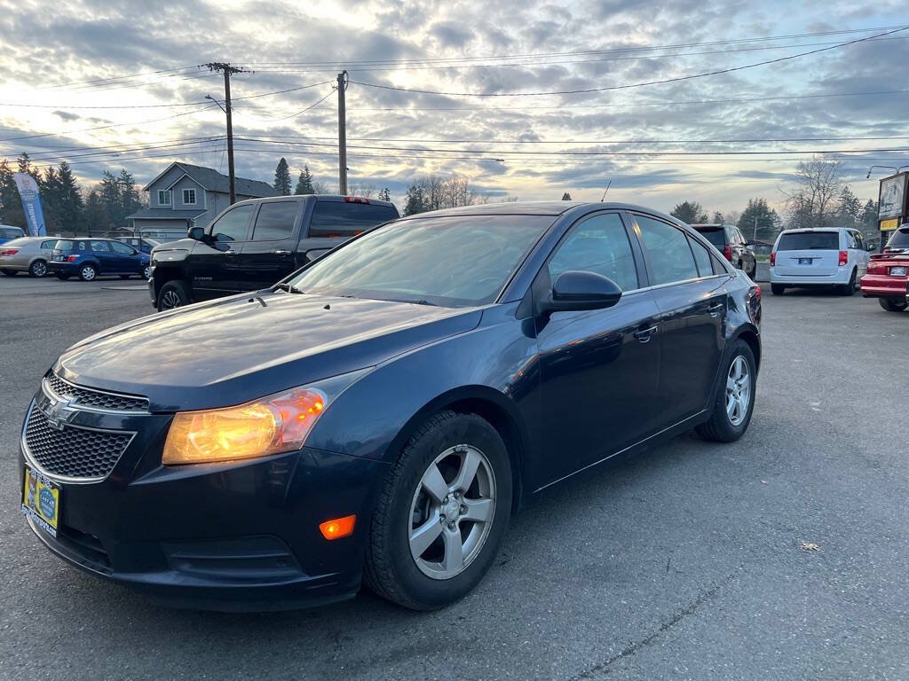 Used 2014 Chevrolet Cruze LT FWD image 2